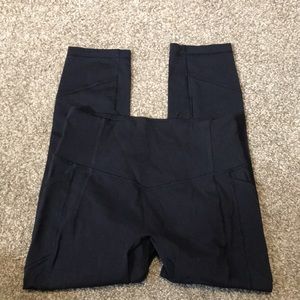 BLACK LULULEMON LEGGINGS